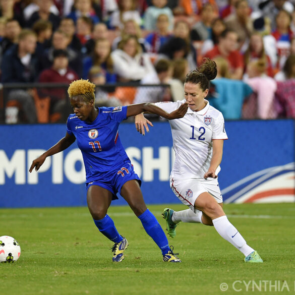 Woodlyne Robuste, Lauren Holiday