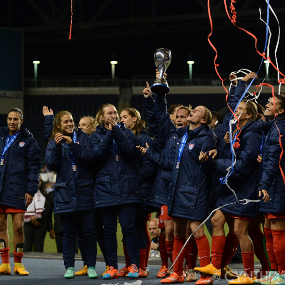 The United States celebrates winning the 2014 CONCACAF Women's Championship.