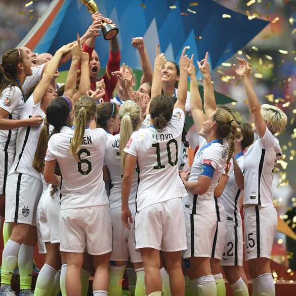 uswnt celebrating 2015 world cup win